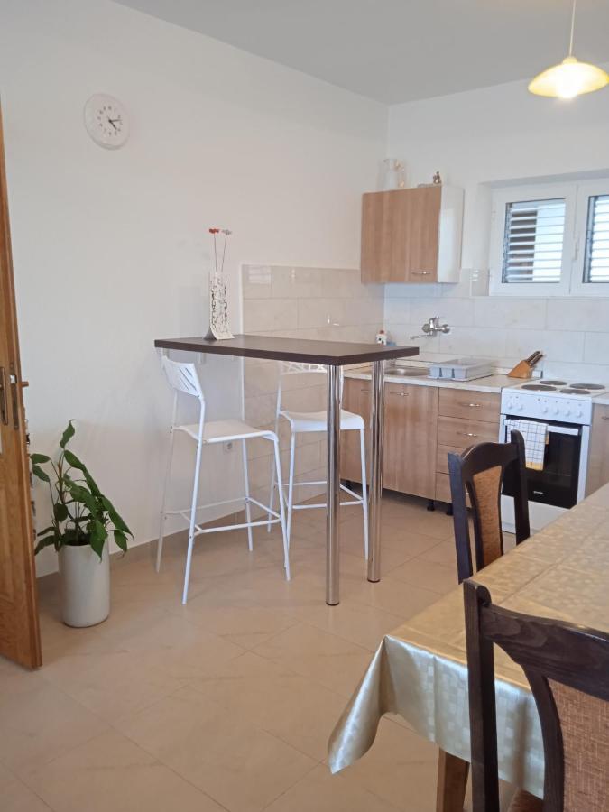 Apartment Davor Gradac  Bagian luar foto