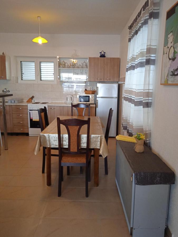 Apartment Davor Gradac  Bagian luar foto
