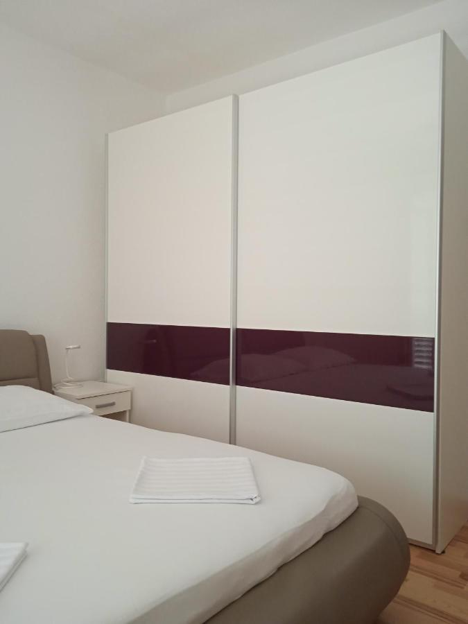 Apartment Davor Gradac  Bagian luar foto