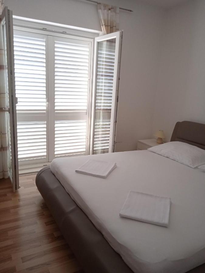 Apartment Davor Gradac  Bagian luar foto