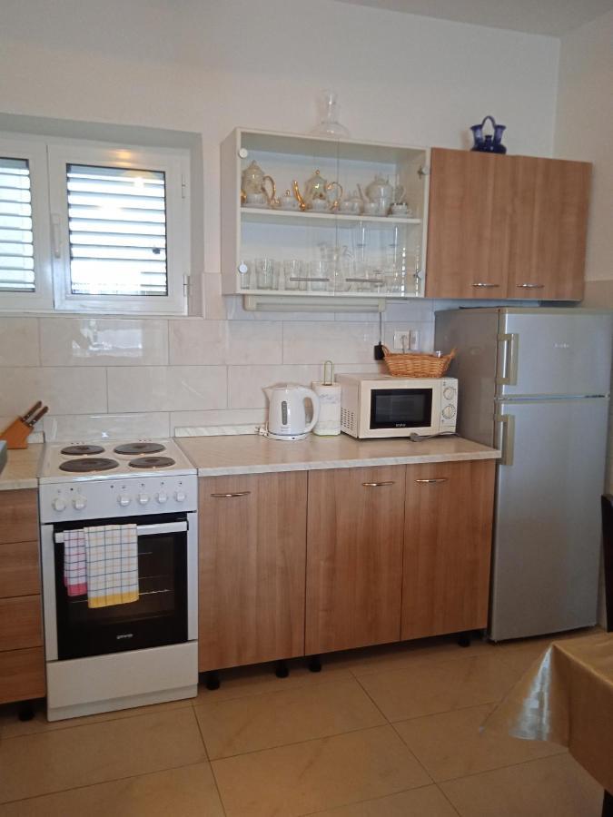 Apartment Davor Gradac  Bagian luar foto