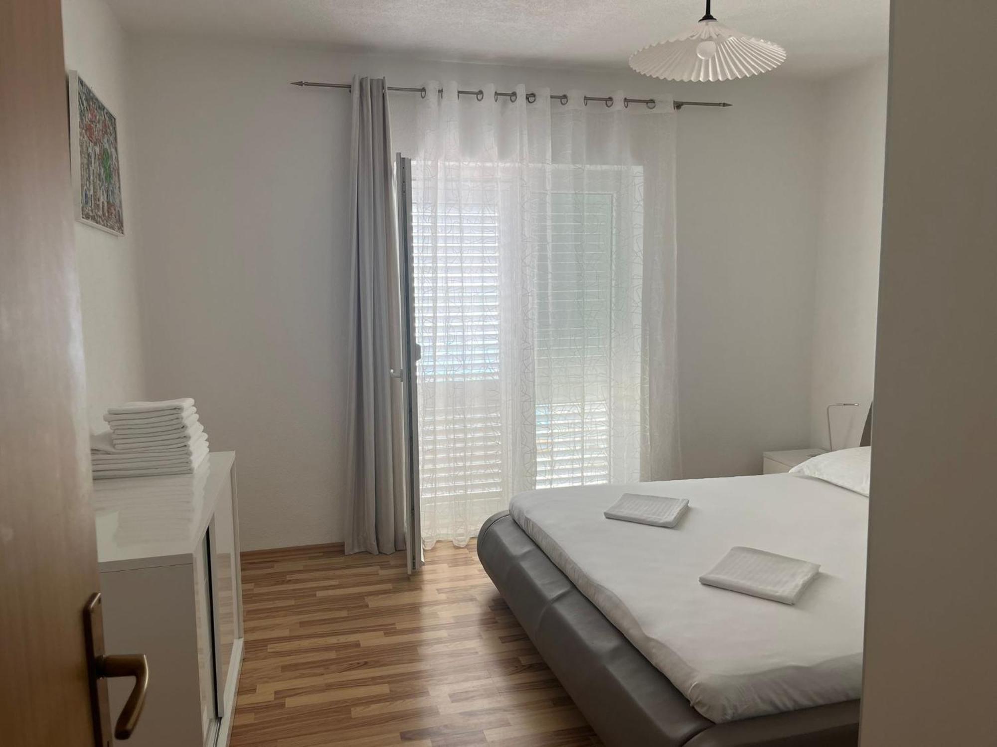 Apartment Davor Gradac  Bagian luar foto