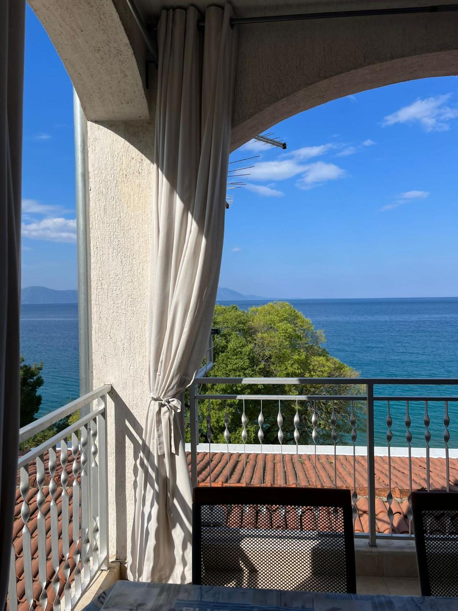 Apartment Davor Gradac  Bagian luar foto
