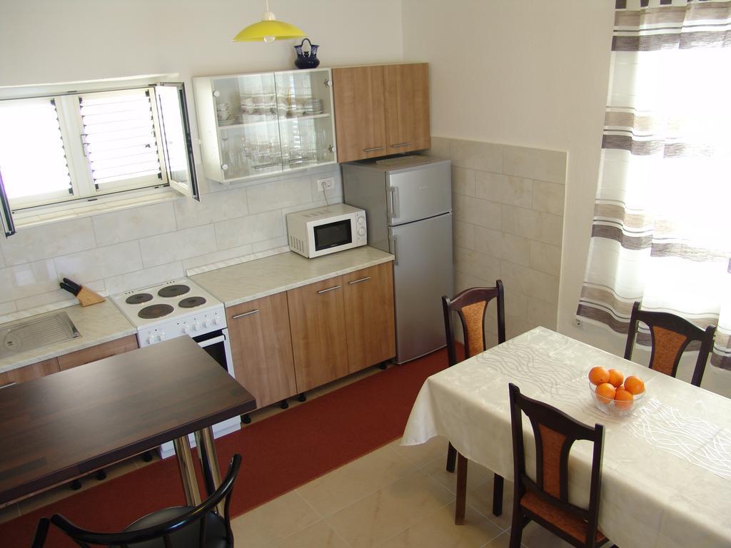 Apartment Davor Gradac  Ruang foto